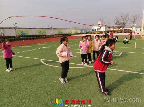 幼儿园跳绳指导：简单易懂的入门技巧