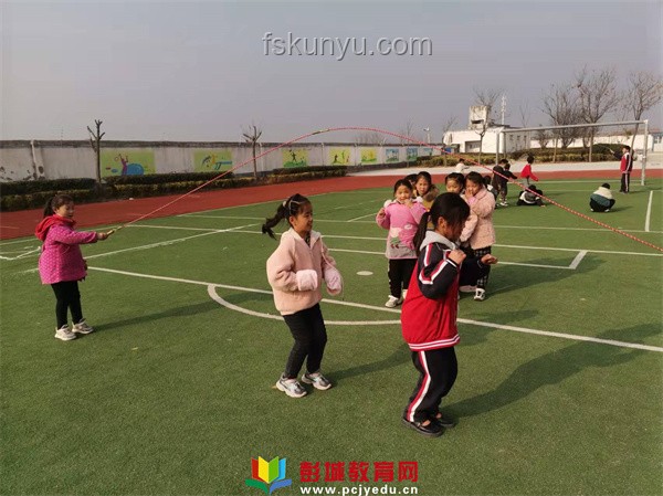 幼儿园跳绳指导：简单易懂的入门技巧